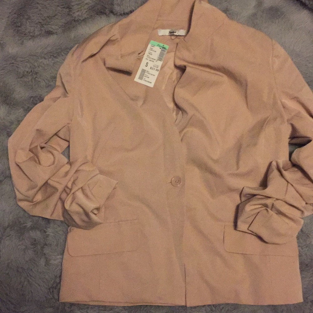 One button blazer
